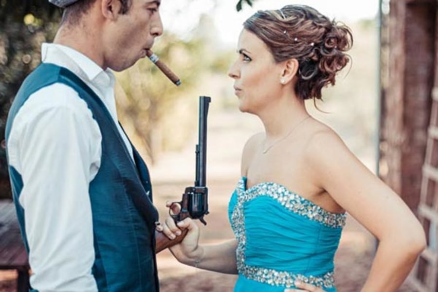 Un trash the dress façon Bonnie and Clyde